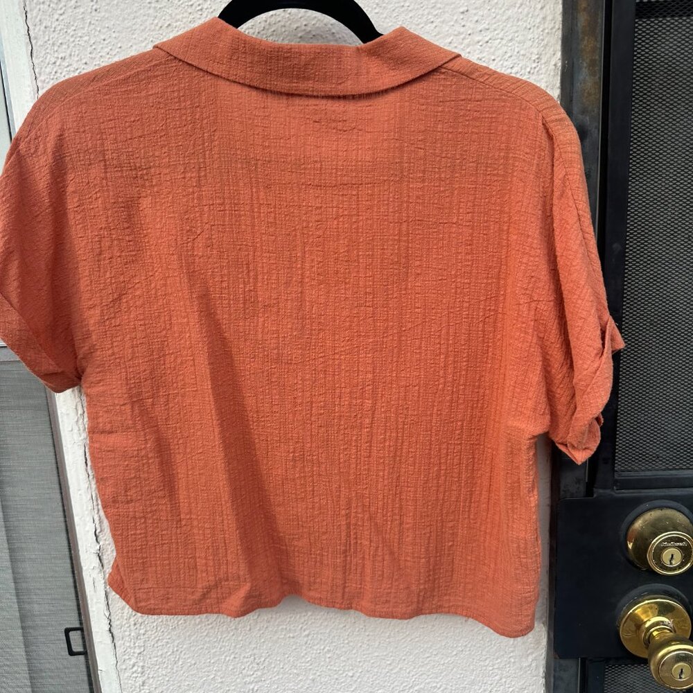 Cotton On Blousy Short Sleeve Button Down Crop Tee - Picture 2 of 3